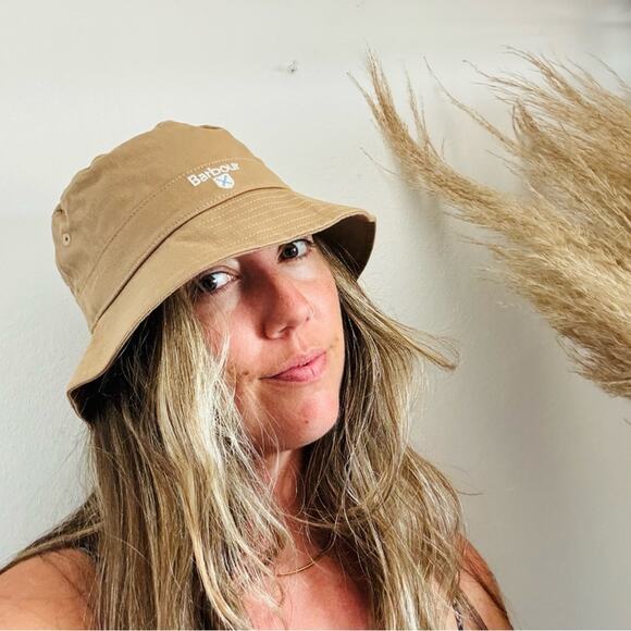 NEW BARBOUR Khaki Tan White Logo Cascade Floppy Packable Bucket Tartan Lined Hat